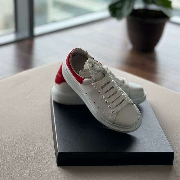Authentic Alexander McQUEEN size 39 - Picture 1 of 5